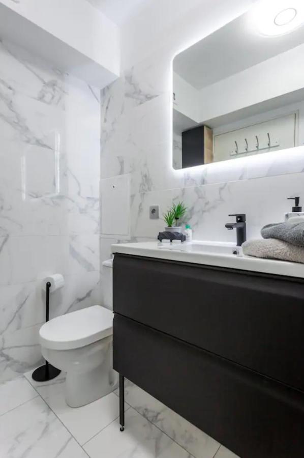 Beautiful Modern Fully Furnished Studio Levallois-Perret Buitenkant foto
