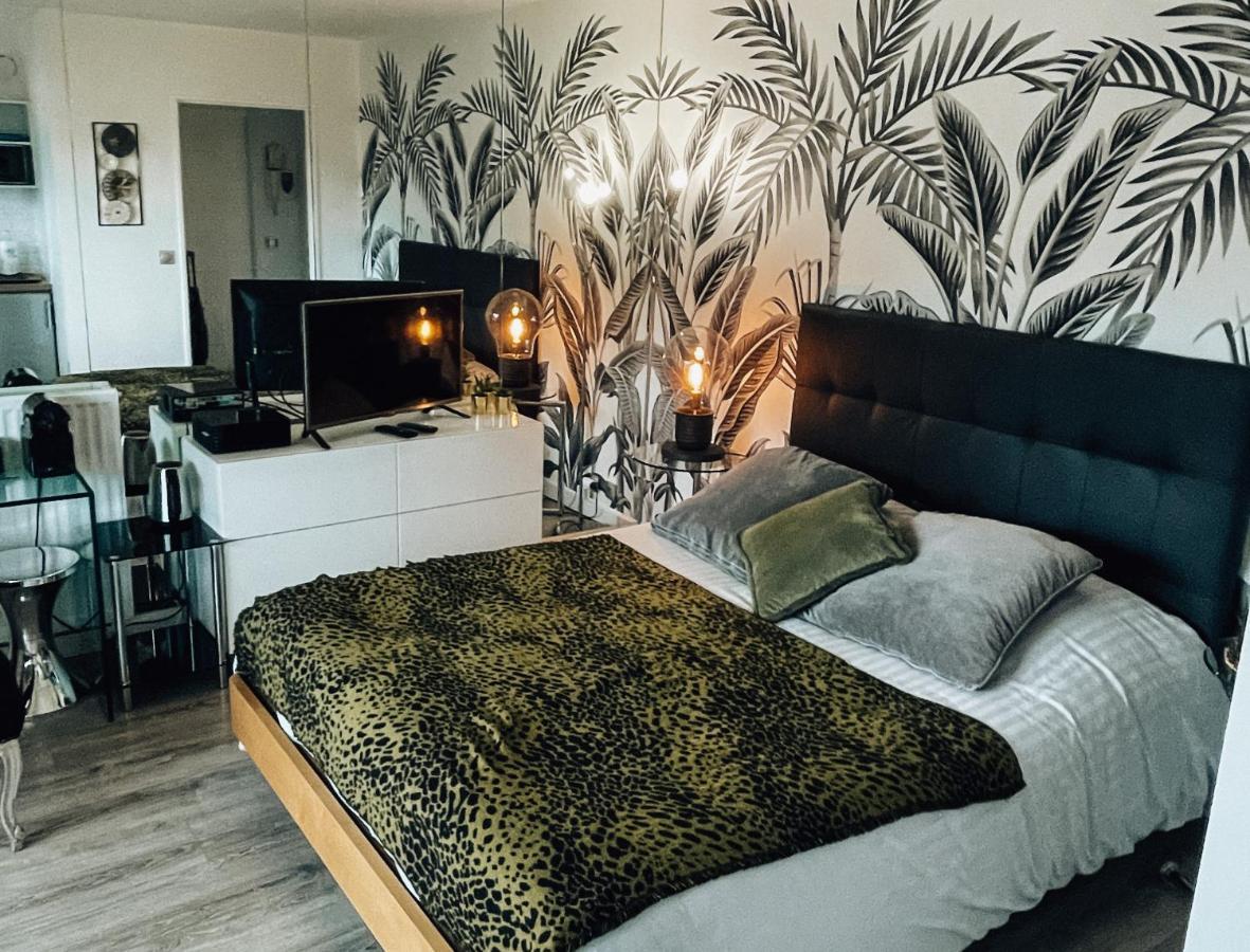 Beautiful Modern Fully Furnished Studio Levallois-Perret Buitenkant foto